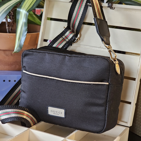 Gucci Nylon Black Zip Clutch w/Sherry Line Crossbody Strap Added NWOT - Picture 2 of 15